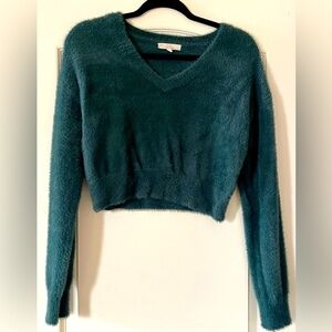 Sale! Chelsea & Violet Hunter Green Fuzzy Cropped Sweater women’s size small